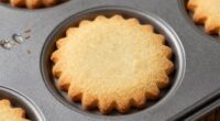 pan selection alters cookie texture