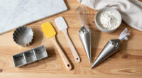 How to Choose Bakery Tools For Baking Desserts